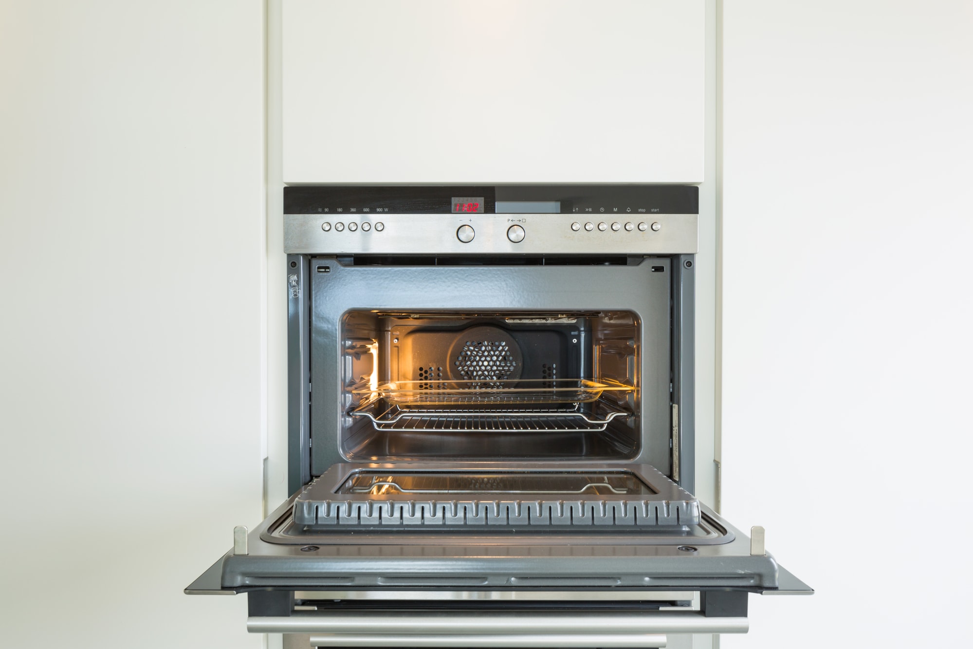 Beko Oven Light Not Working Why & How To Fix! (August 2023)